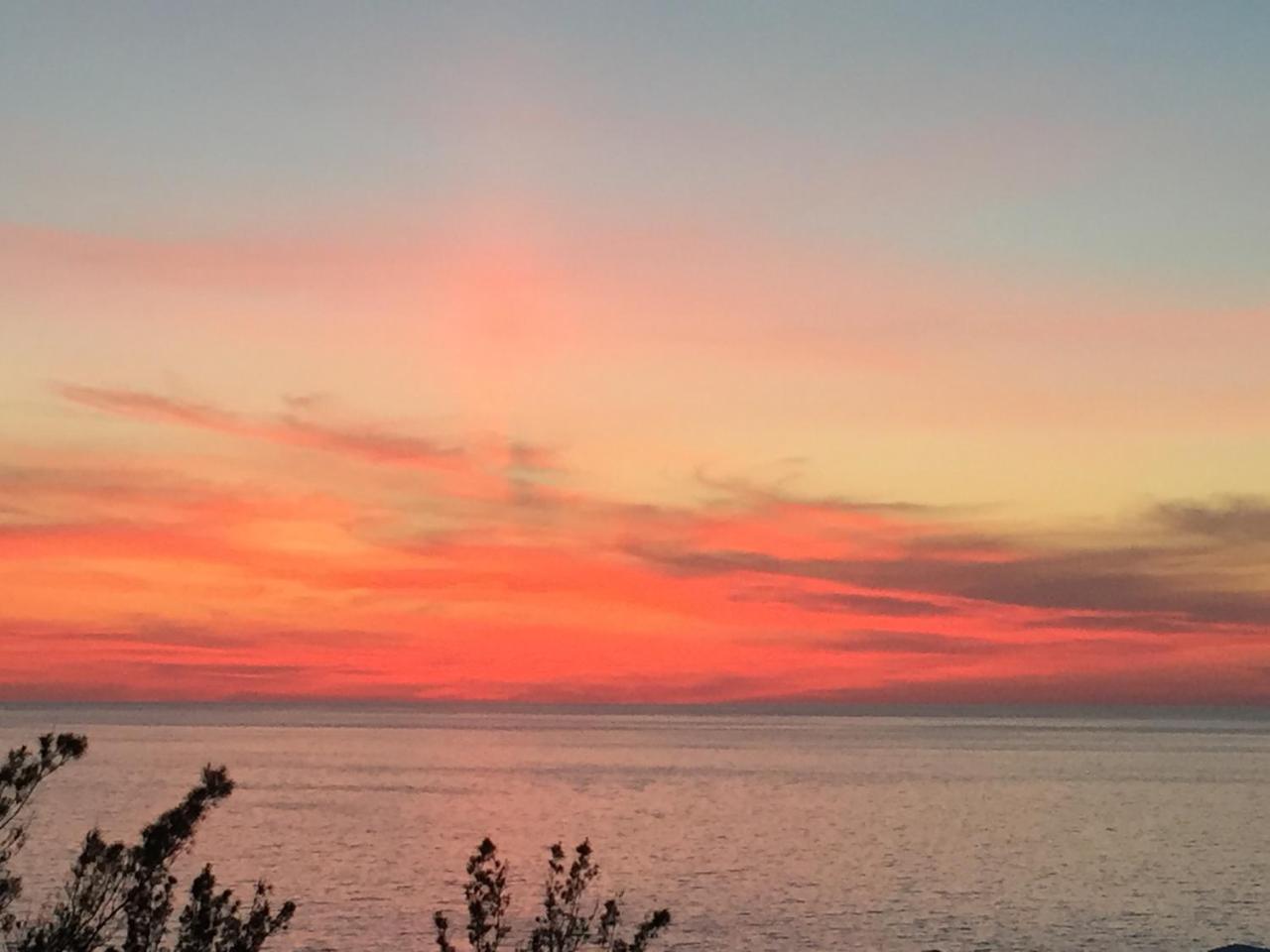 Sunset Paradise Oceanview 1-Bedroom Holiday Home Walking Distance To Beaches & Railway Trail Hamilton City Luaran gambar